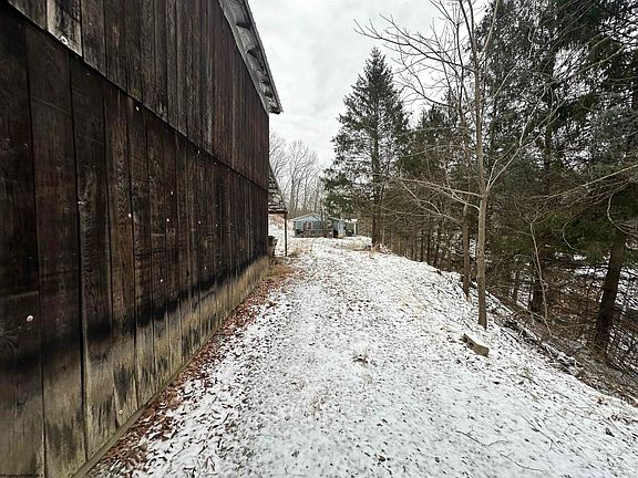 3rd image of 3004 Sycamore Run Rd