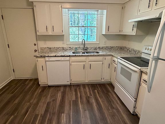 5th image of 547B Cedar Lake Rd #547B