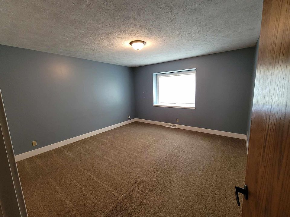 1st image of 4690 60th St