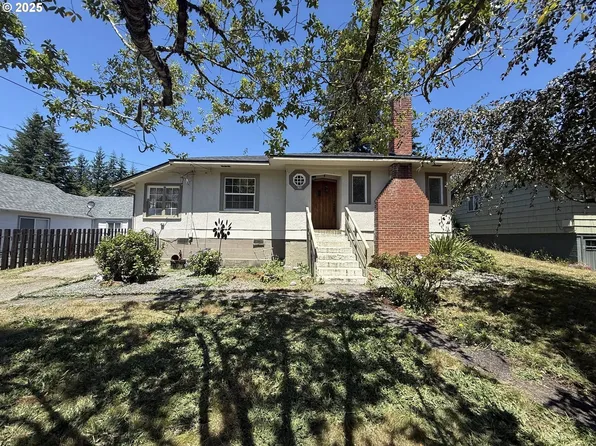 698 S 1st Ave, Coquille, OR 97423