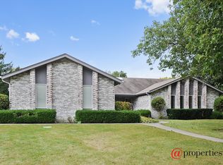 2900 Acacia Ct N, Buffalo Grove, IL 60089
