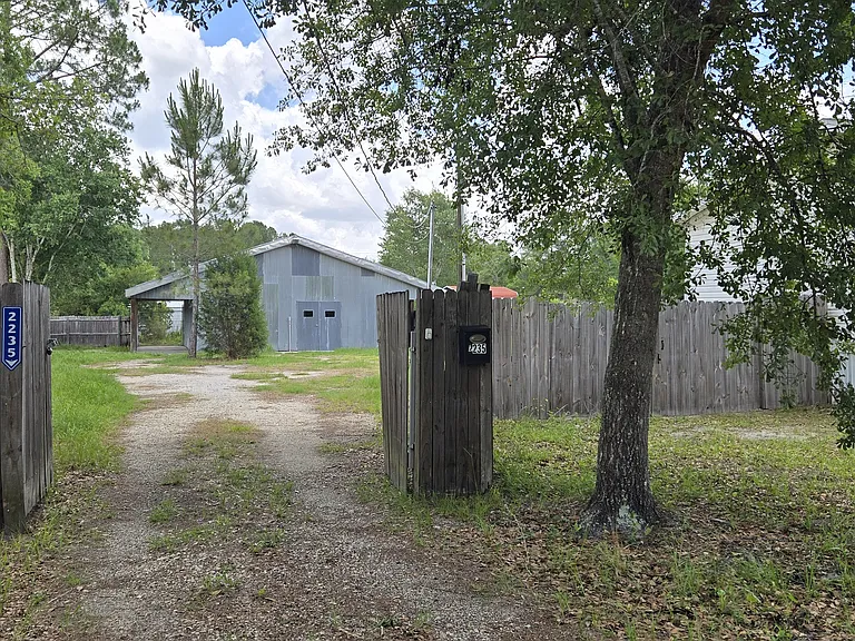 2235 Indigo Ave — Photo 5