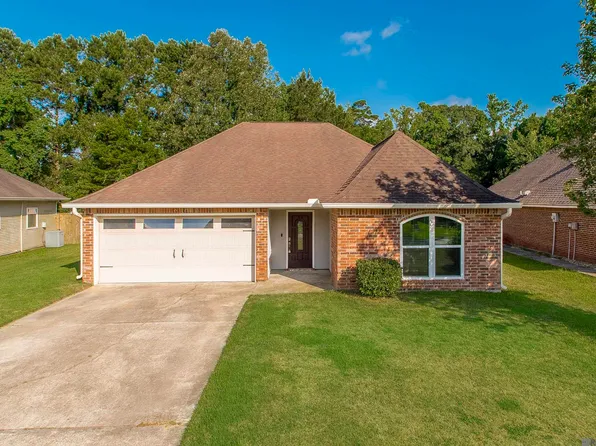 23621 S Southpoint Dr, Denham Springs, LA 70726