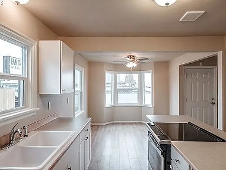 4105 Silverton Rd NE — Photo 7