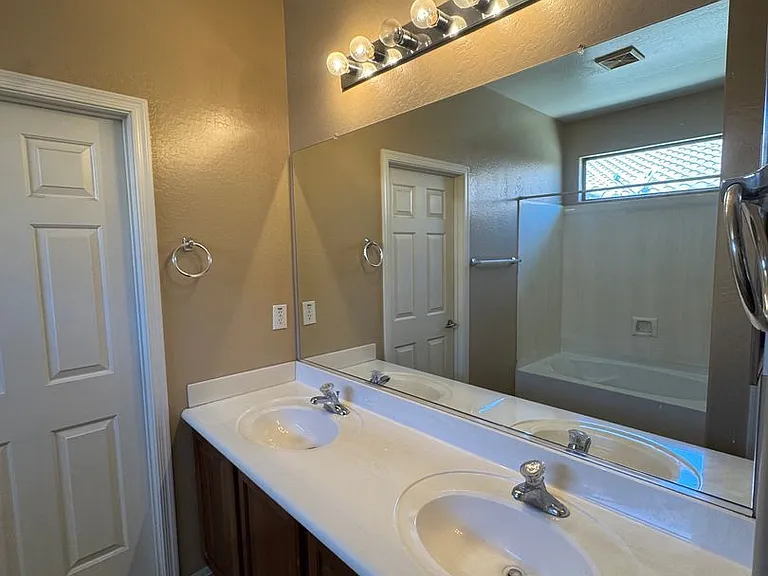 39208 N Parker Ln — Photo 12
