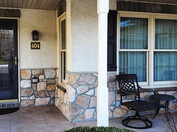 3rd image of 404 Rosewood Dr