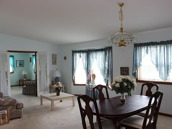 4th image of 8 Devonshire Ct