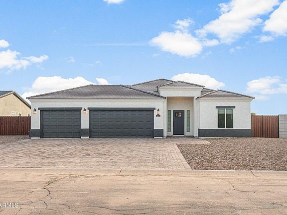 3rd image of 10574 W COVE Circle