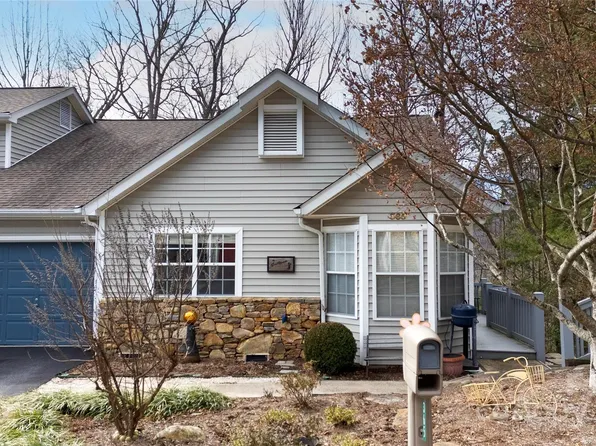 365 Laurel Park Pl, Hendersonville, NC 28791