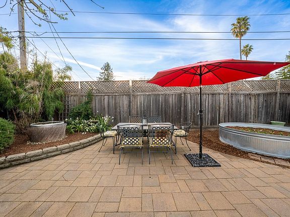 4th image of 119 Sandalwood Court