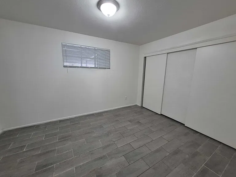 222 E 30th St #5 — Photo 8