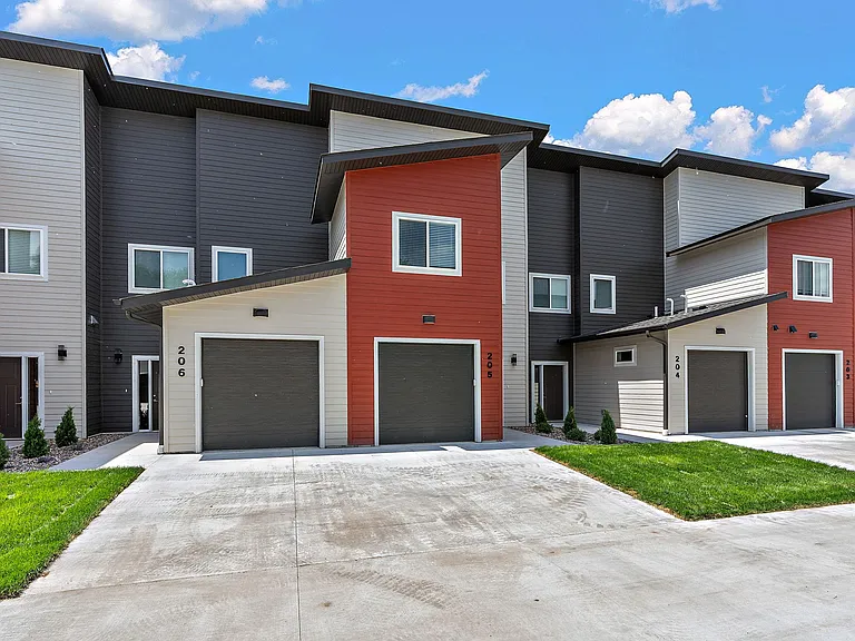 Manor Heights Townhome — Photo 7