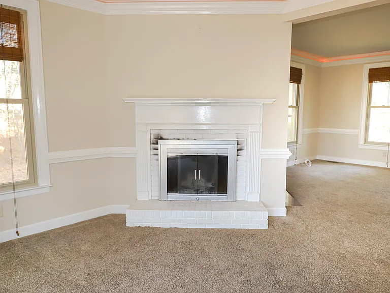 809 Houndslake Dr — Photo 11