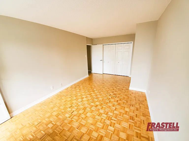 55 Erskine Ave — Photo 17