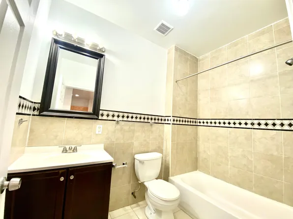 439 N 13th St APT 3A, Philadelphia, PA 19123