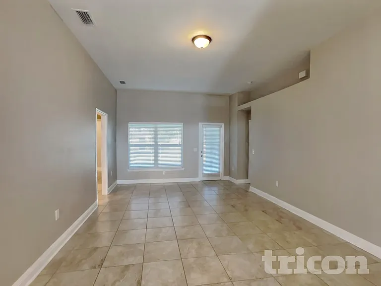 27076 Brook Forest Rd — Photo 2