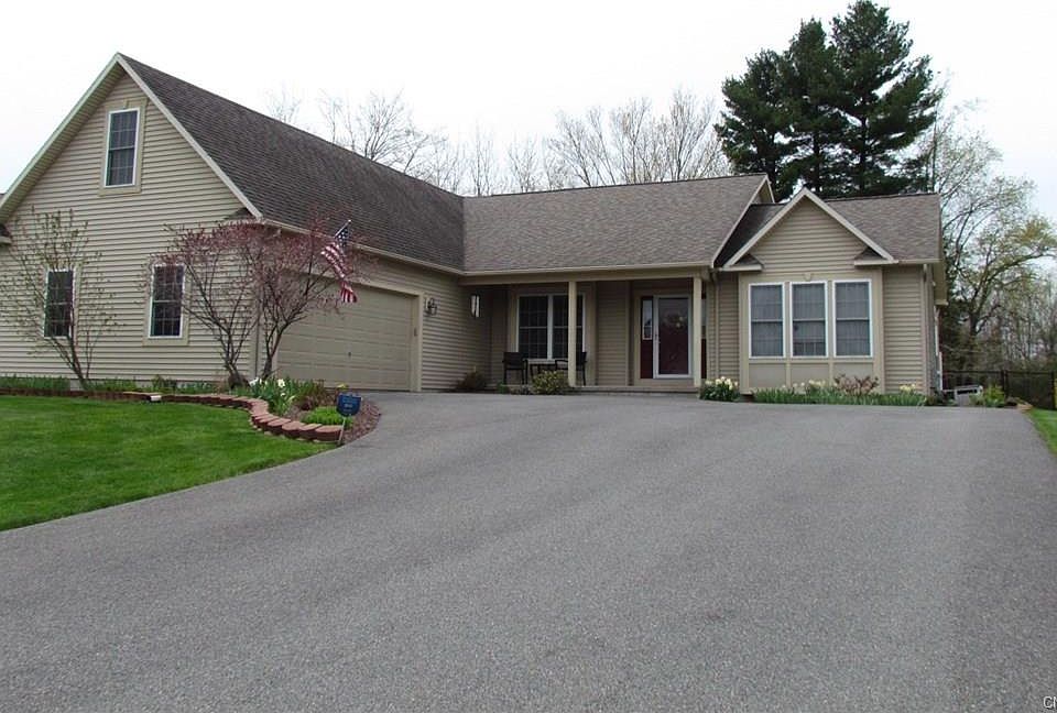 1st image of 8469 Wayfarer Dr
