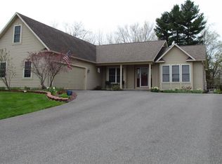8469 Wayfarer Dr, Cicero, NY 13039