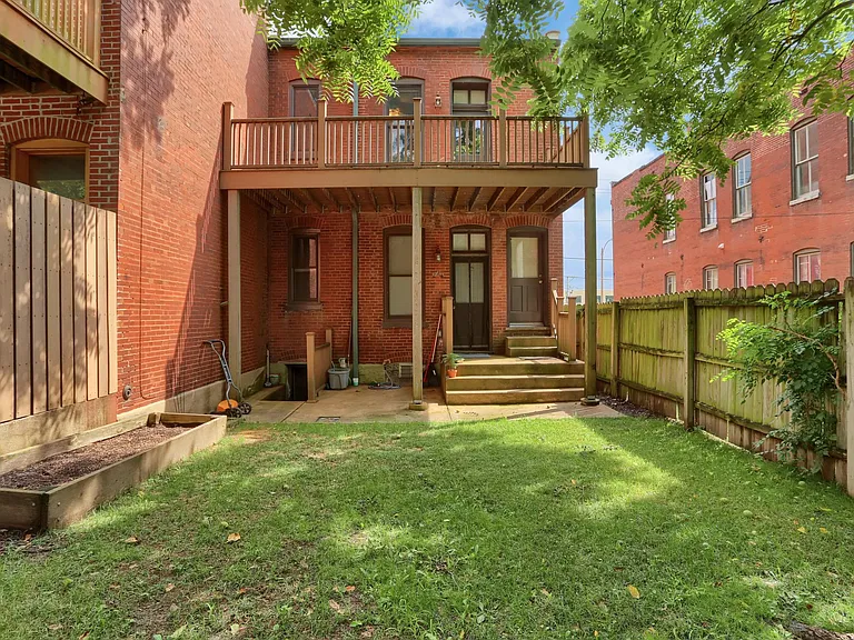 Backyard Balcony & Deck