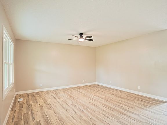 5th image of 260 Vernon Dr