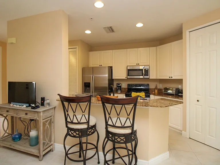 1360 Sweetwater Cv #202 — Photo 8