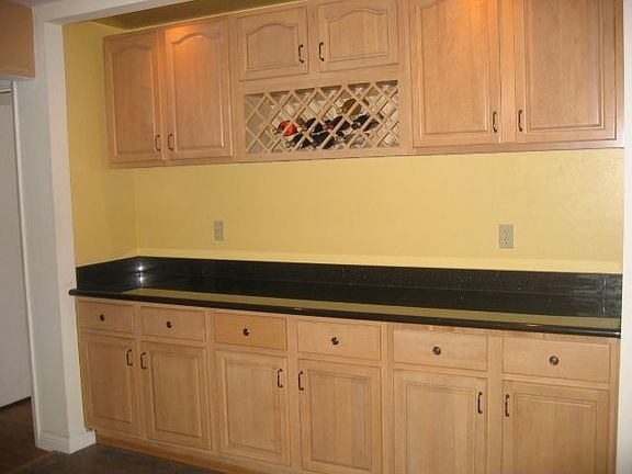4th image of 701 Asbury Pl
