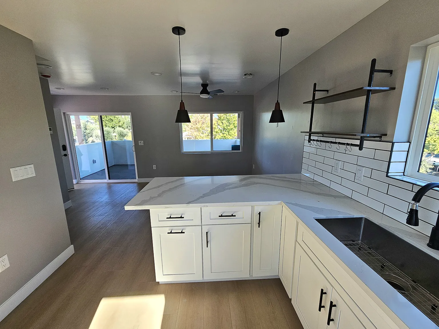1 bed, 600 sqft, $1,895 — Photo 3