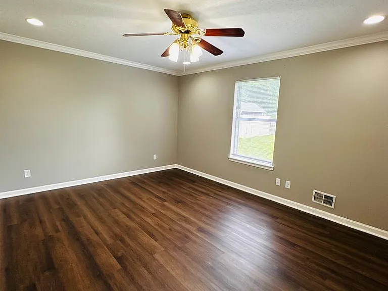 225 Joy Ave — Photo 16