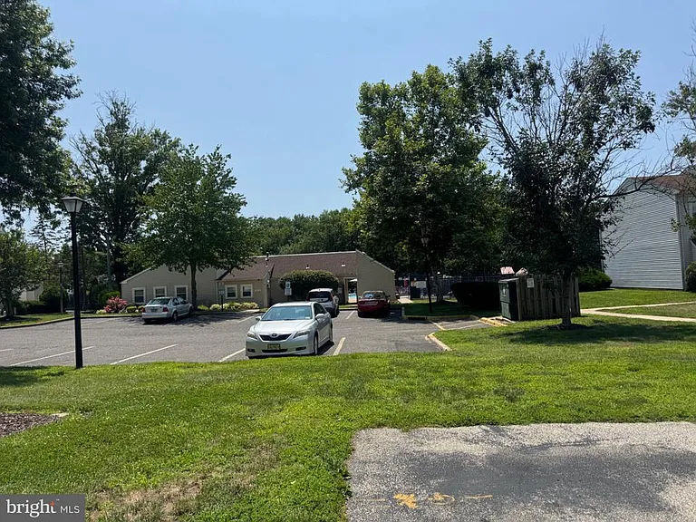 220 Deerpark Ct — Photo 29