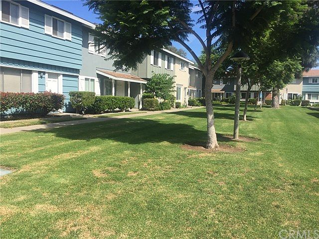 2nd image of 19780 Claremont Ln