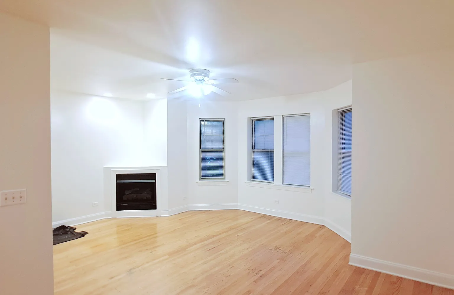 2 bed, 1200 sqft, $2,045 — Photo 2