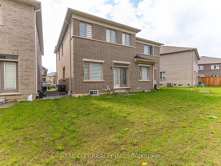 11 Hager Creek Ter — Photo 33