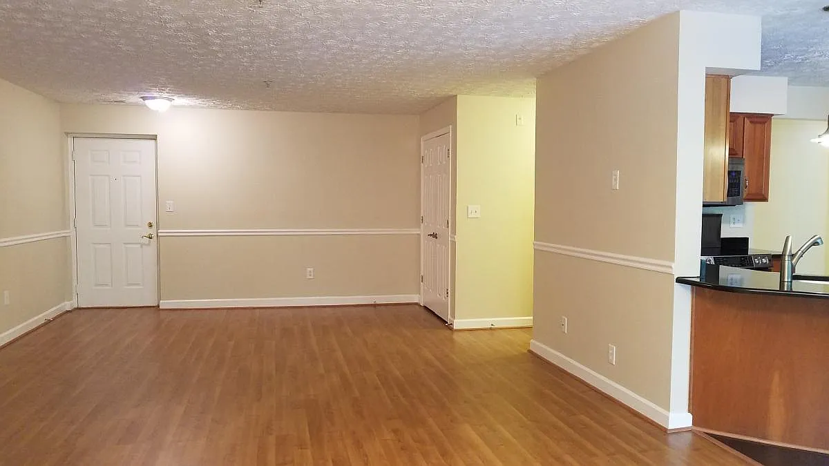 2 bed, 1242 sqft, $1,975 — Photo 3