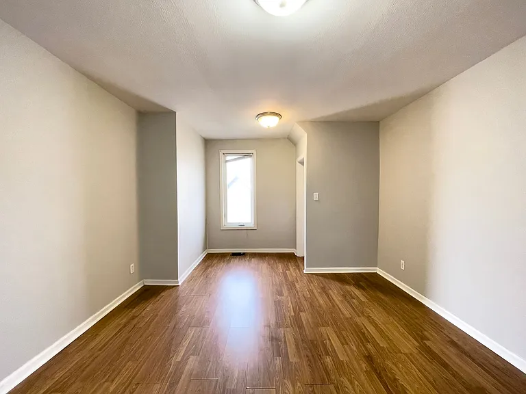 118 N Martin St — Photo 22