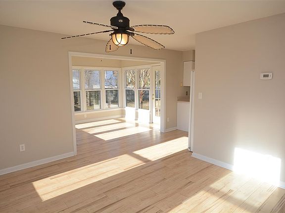 3rd image of 101 Laurie Ct