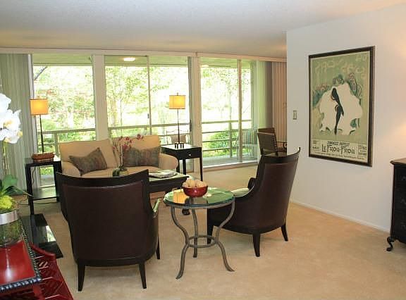 4th image of 1100 Sharon Park Dr APT 4