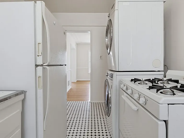 455 N Hayworth Ave — Photo 27