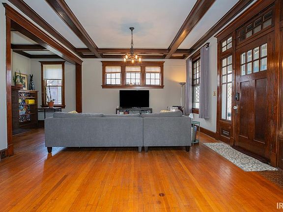 4th image of 1219 Lincoln Ave