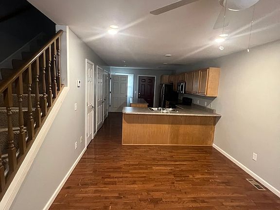 3rd image of 5 South St #5