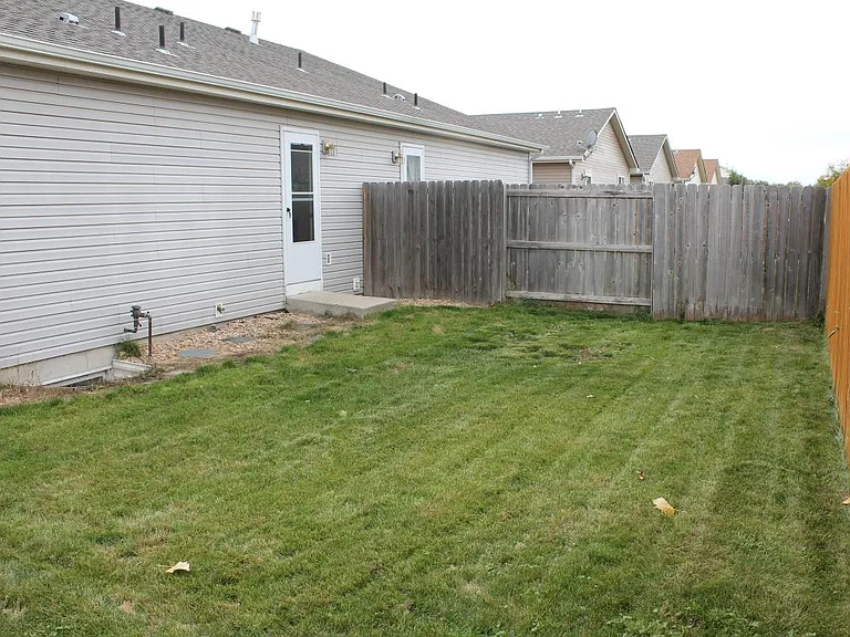 877 E 20th Street Dr — Photo 15