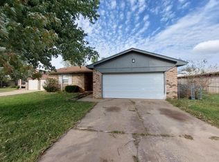 739 W Juniper Dr, Mustang, OK 73064