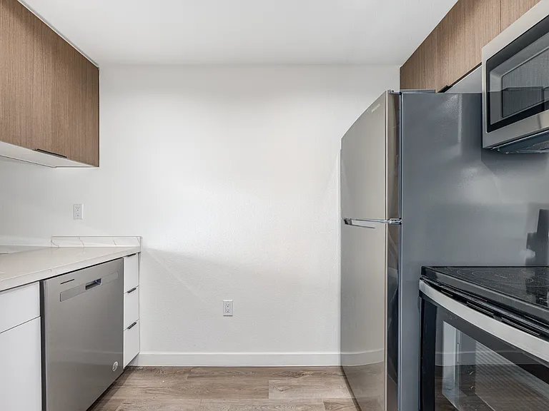 900 N Ardmore Ave Property — Photo 16