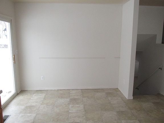 5th image of 261 Rockwell Ave