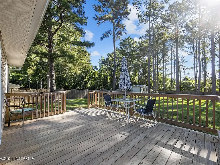 208 Egret Point Dr — Photo 3
