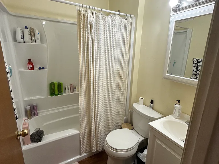 170 W 6th St #2 — Photo 11