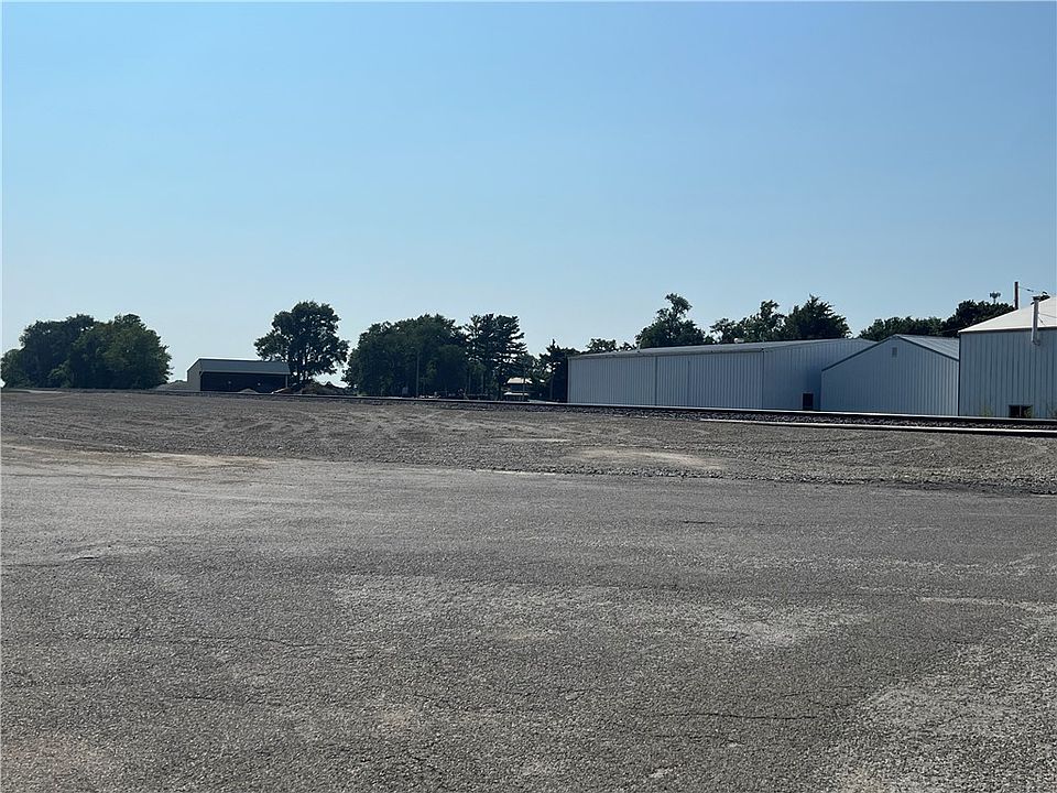 2nd image of 304 S Sandusky St