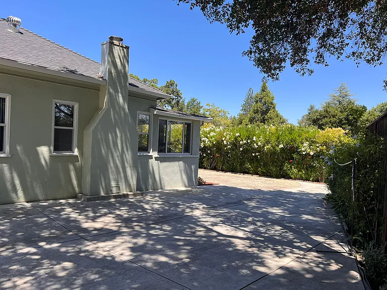 14165 Saratoga Sunnyvale Rd — Photo 32