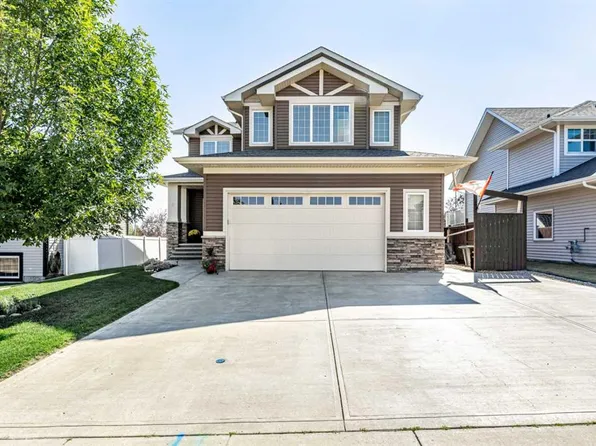 12 W Edina Close, Lacombe, AB T4L 0G2
