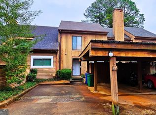 16 Willowick Dr, Lithonia, GA 30038