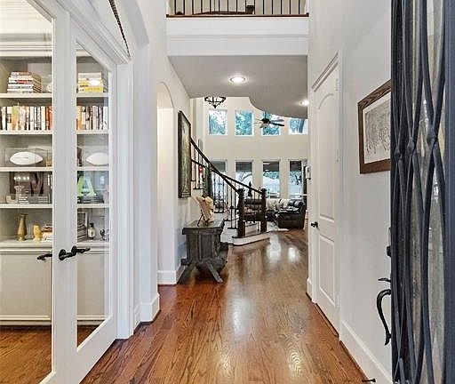 3rd image of 4821 De Milo Dr